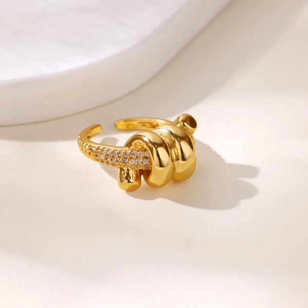 Tamxo™ Golden Stainless Steel Women's Ring - Luxury Aesthetic Wedding Jewelry