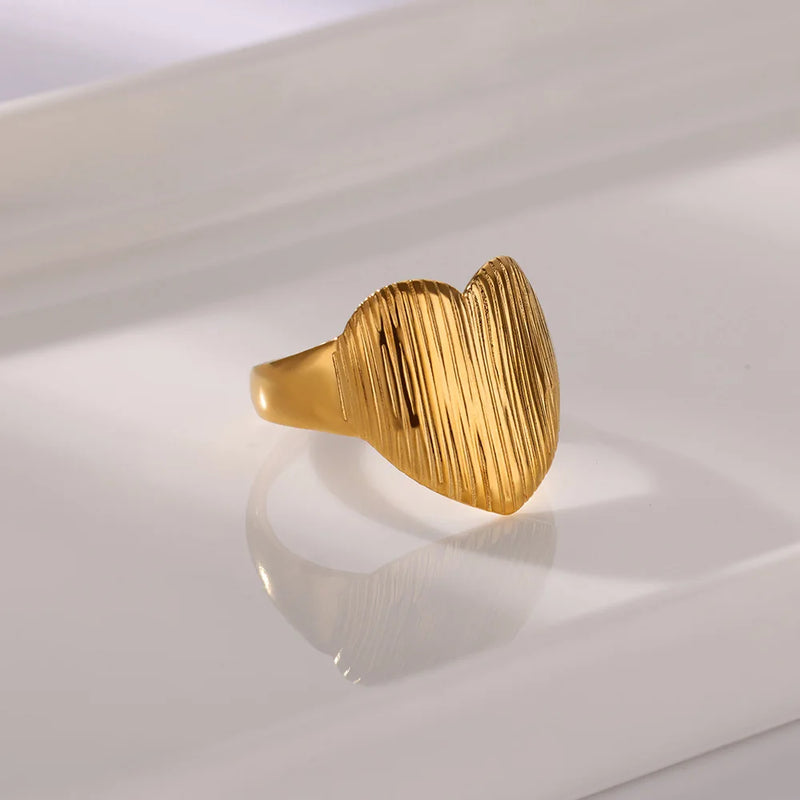 Tamxo™ Retro Bark Pattern Heart Wide Gold Ring for Women - Stainless Steel Wedding Charm Jewelry
